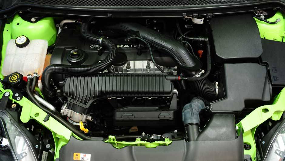 O motor despeja 305 cv no asfalto. <a href="https://beta-develop.quatrorodas.abril.com.br/galerias/ford/focus-rs-ed-7-2011-636901.shtml" rel="migration">Leia mais</a> O motor despeja 305 cv no asfalto. <a href="https://beta-develop.quatrorodas.abril.com.br/galerias/ford/focus-rs-ed-7-2011-636901.shtml" rel="migration">Leia mais</a>