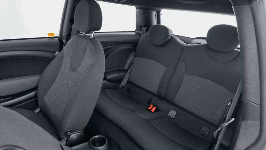 O espa&ccedil;o atr&aacute;s continua apertado