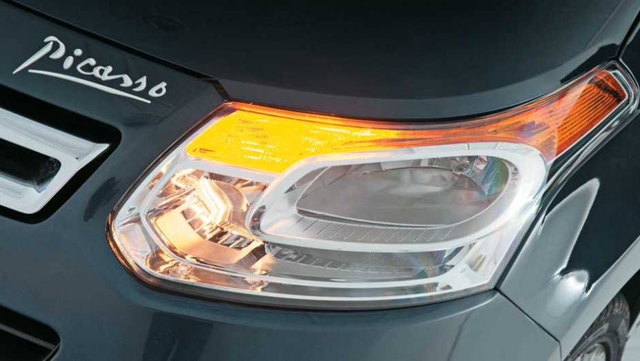 Faróis tem design futurista Faróis tem design futurista