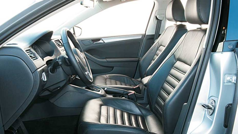 Os bancos s&atilde;o mais estreitos que o dos concorrentes, mas...