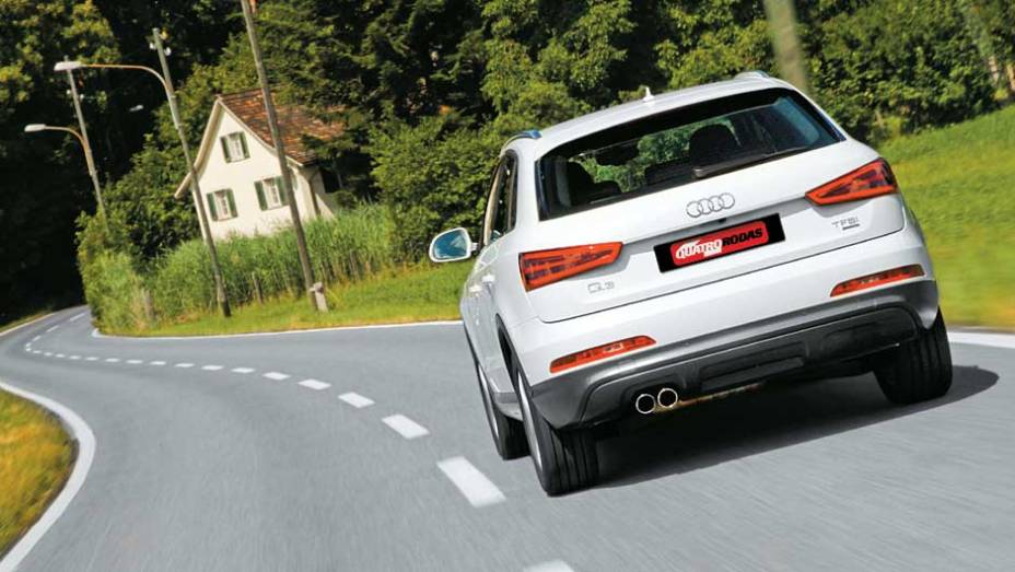 Por tr&aacute;s, ele &eacute; quase um clone do Audi A1