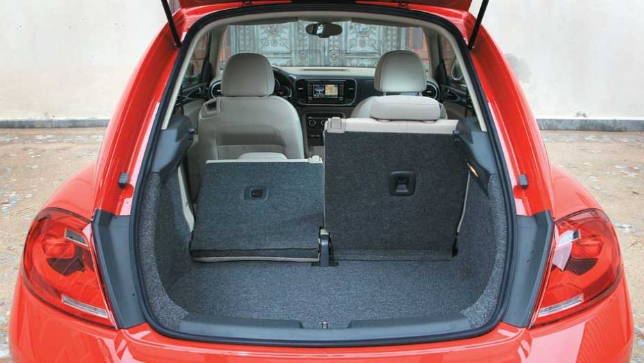 O porta-malas cresceu, mas ainda é pequeno demais: só 310 litros O porta-malas cresceu, mas ainda é pequeno demais: só 310 litros