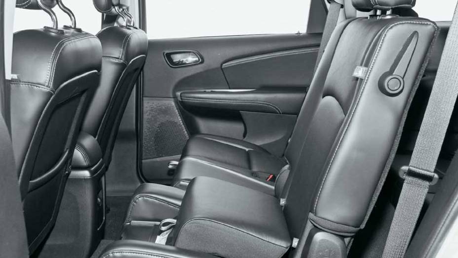 ... adaptáveis para as crianças e... | <a href="https://beta-develop.quatrorodas.abril.com.br/carros/testes/fiat-freemont-640712.shtml" rel="migration">Leia mais</a> ... adaptáveis para as crianças e... | <a href="https://beta-develop.quatrorodas.abril.com.br/carros/testes/fiat-freemont-640712.shtml" rel="migration">Leia mais</a>