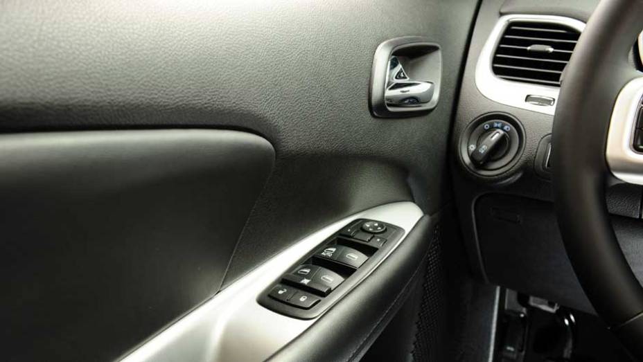 <a href="https://beta-develop.quatrorodas.abril.com.br/carros/testes/fiat-freemont-640712.shtml" rel="migration">Leia mais</a> <a href="https://beta-develop.quatrorodas.abril.com.br/carros/testes/fiat-freemont-640712.shtml" rel="migration">Leia mais</a>