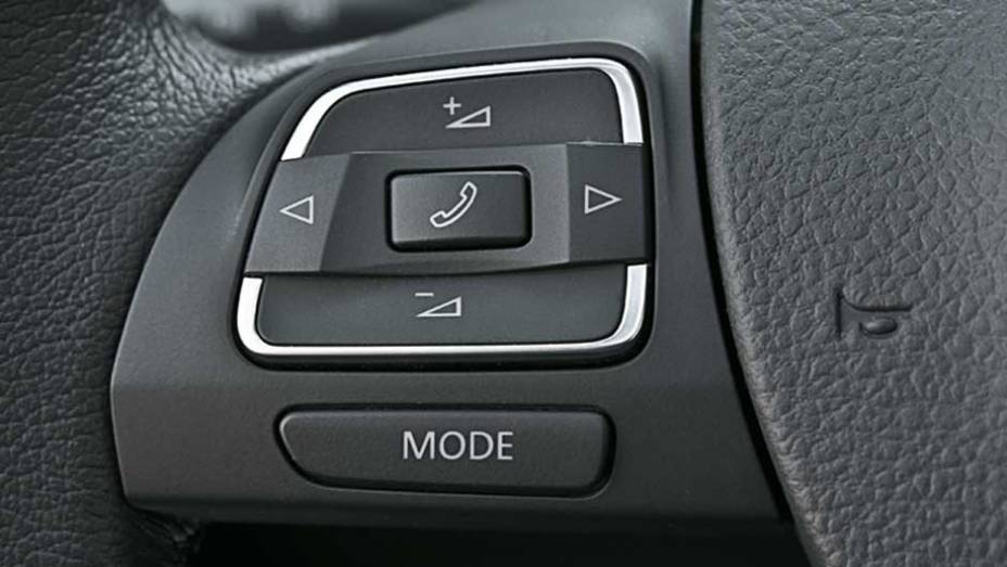 Volante multifuncional é opcional Volante multifuncional é opcional