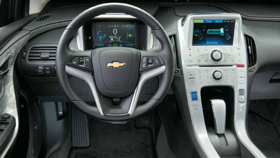 Encarando o futuro: só o volante é convencional | <a href="https://beta-develop.quatrorodas.abril.com.br/carros/chevrolet-volt-637764.shtml" rel="migration">Leia mais</a>