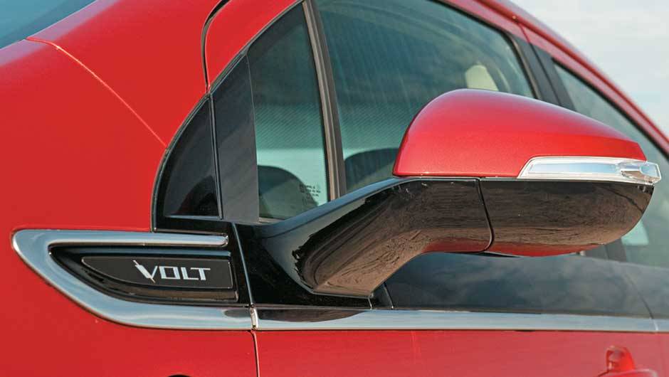 Repetidores nos espelhos | <a href="https://beta-develop.quatrorodas.abril.com.br/carros/chevrolet-volt-637764.shtml" rel="migration">Leia mais</a> Repetidores nos espelhos | <a href="https://beta-develop.quatrorodas.abril.com.br/carros/chevrolet-volt-637764.shtml" rel="migration">Leia mais</a>