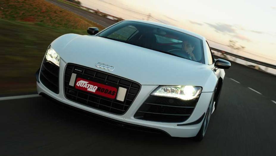 <a href="https://beta-develop.quatrorodas.abril.com.br/carros/testes/aud-r8-gt-641441.shtml" rel="migration">Leia mais</a> <a href="https://beta-develop.quatrorodas.abril.com.br/carros/testes/aud-r8-gt-641441.shtml" rel="migration">Leia mais</a>