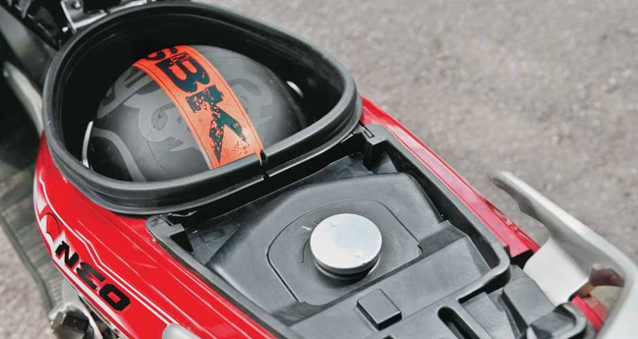 Espaço sob o banco é o menos de todos os 5 Espaço sob o banco é o menos de todos os 5