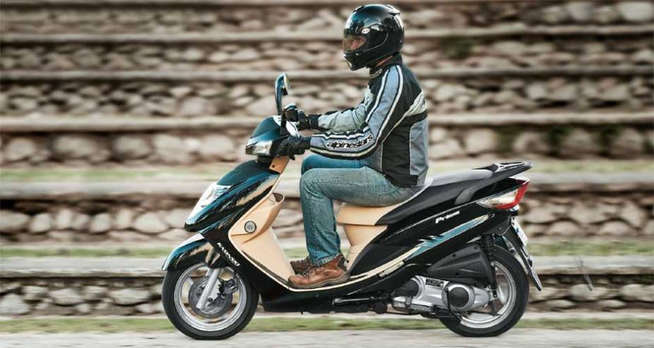 Bonito e chique, com pintura e banco em dois tons Bonito e chique, com pintura e banco em dois tons