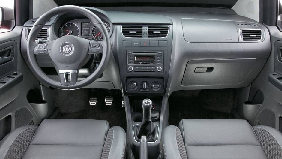 Volante multifun&ccedil;&atilde;o e som completo custam 1440 reais
