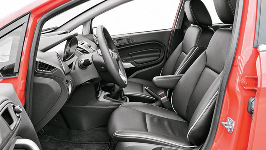 Câmbio manual e apoio de braço não casam Câmbio manual e apoio de braço não casam