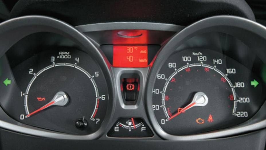 Quadro de instrumentos oferece boa leitura Quadro de instrumentos oferece boa leitura