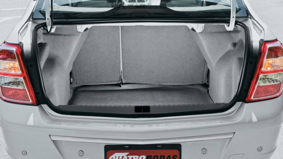 Porta-malas: volume de 563 litros Porta-malas: volume de 563 litros
