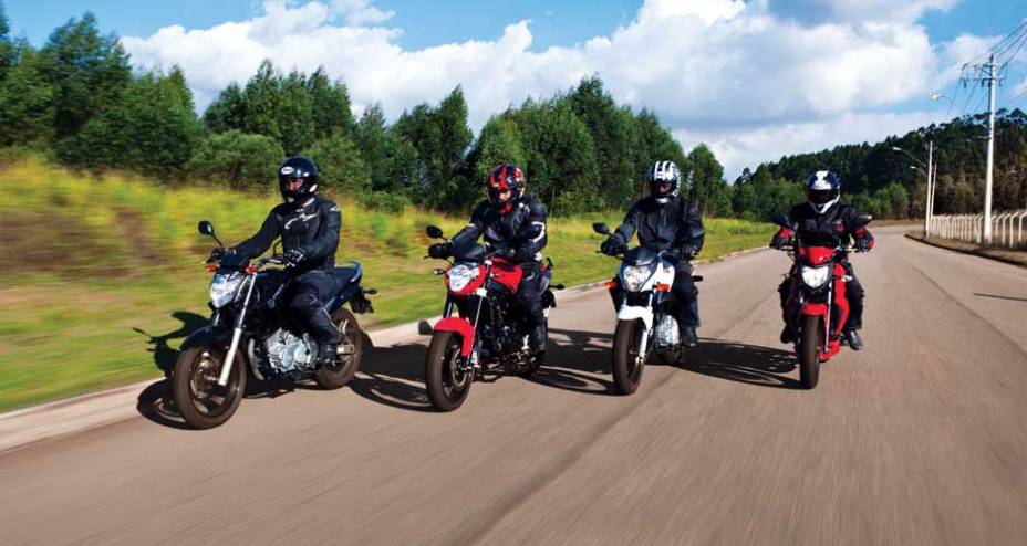 Fazer, Comet, CB e Next: nuas, mas com asas aerodinâmicas | <a href="https://beta-develop.quatrorodas.abril.com.br/moto/testes/dafra-next-250-x-honda-cb-300r-x-kasinski-comet-gt-250-x-yamaha-fazer-250-693582.shtml" rel="migration">Leia mais</a>