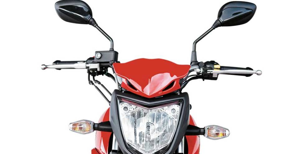 Next: piscas brancos e moldura de farol preta | <a href="https://beta-develop.quatrorodas.abril.com.br/moto/testes/dafra-next-250-x-honda-cb-300r-x-kasinski-comet-gt-250-x-yamaha-fazer-250-693582.shtml" rel="migration">Leia mais</a>