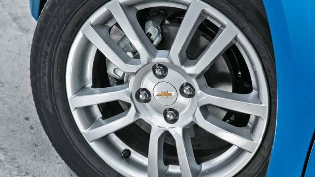 <a href="https://beta-develop.quatrorodas.abril.com.br/carros/comparativos/ford-new-fiesta-x-chevrolet-sonic-699387.shtml" rel="migration">Leia mais</a>
