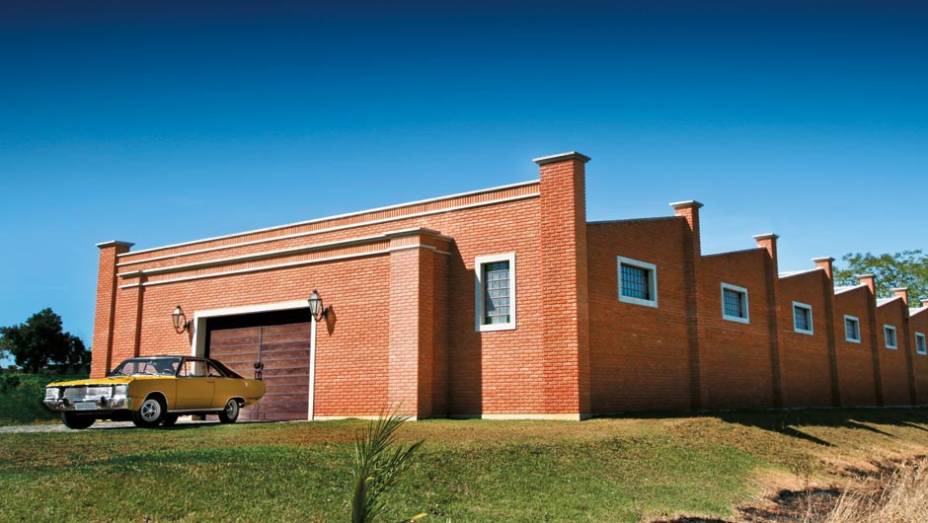 O prédio, inaugurado em 2010, já está lotado | <a href="https://beta-develop.quatrorodas.abril.com.br/reportagens/geral/museu-dodge-699798.shtml" rel="migration">Leia mais</a> O prédio, inaugurado em 2010, já está lotado | <a href="https://beta-develop.quatrorodas.abril.com.br/reportagens/geral/museu-dodge-699798.shtml" rel="migration">Leia mais</a>
