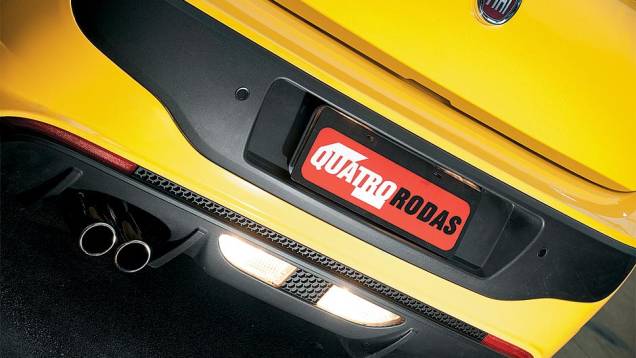 Luz de ré fica no centro do para-choque | <a href="https://beta-develop.quatrorodas.abril.com.br/carros/testes/fiat-punto-699955.shtml" rel="migration">Leia mais</a> Luz de ré fica no centro do para-choque | <a href="https://beta-develop.quatrorodas.abril.com.br/carros/testes/fiat-punto-699955.shtml" rel="migration">Leia mais</a>