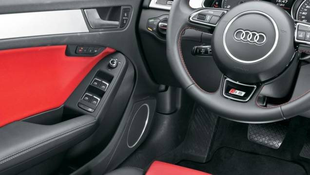 ...o S5 é um esportivo de verdade | <a href="https://beta-develop.quatrorodas.abril.com.br/carros/testes/audi-s5-700509.shtml" rel="migration">Leia mais</a> ...o S5 é um esportivo de verdade | <a href="https://beta-develop.quatrorodas.abril.com.br/carros/testes/audi-s5-700509.shtml" rel="migration">Leia mais</a>