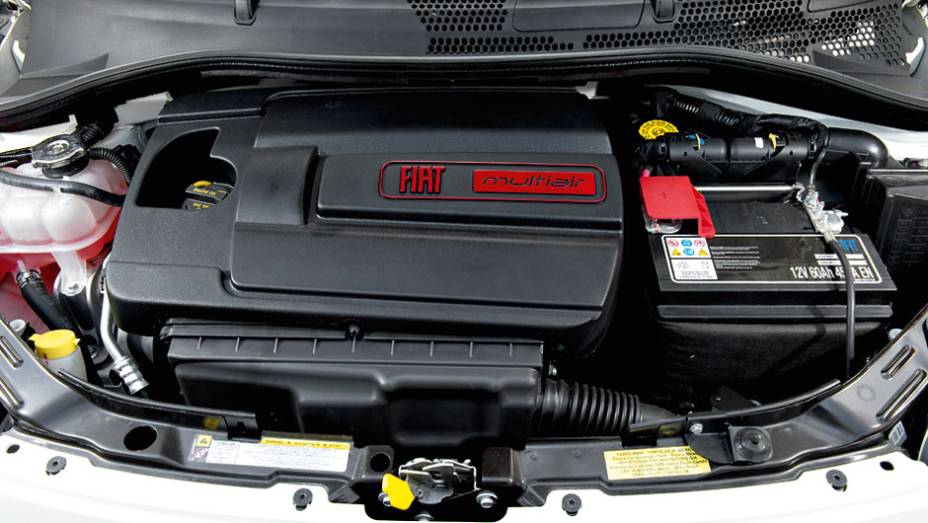 Motor 1.4 trabalha em alto giro | <a href="https://beta-develop.quatrorodas.abril.com.br/carros/impressoes/fiat-500-cabrio-714977.shtml" rel="migration">Leia mais</a>