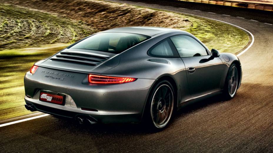A principal mudan&ccedil;a est&aacute; na traseira, sem alterar a ess&ecirc;ncia do design cl&aacute;ssico | <a href="https://beta-develop.quatrorodas.abril.com.br/carros/testes/porsche-911-carrera-s-716751.shtml" rel="migration">Leia mais</a>