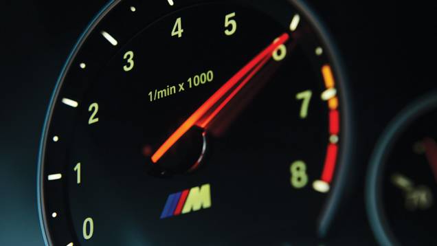 O V8 gera 560 cv a 6 000 rpm | <a href="https://beta-develop.quatrorodas.abril.com.br/carros/comparativos/bmw-m5-x-mercedes-benz-63-amg-737606.shtml" rel="migration">Leia mais</a> O V8 gera 560 cv a 6 000 rpm | <a href="https://beta-develop.quatrorodas.abril.com.br/carros/comparativos/bmw-m5-x-mercedes-benz-63-amg-737606.shtml" rel="migration">Leia mais</a>