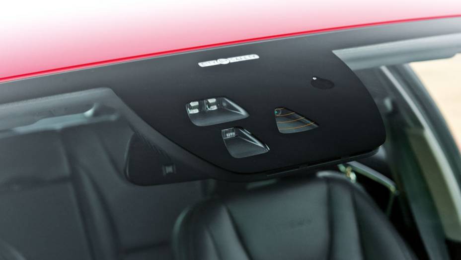 O vidro traz sensores embutidos | <a href="https://beta-develop.quatrorodas.abril.com.br/carros/testes/volvo-v60-716488.shtml" rel="migration">Leia mais</a> O vidro traz sensores embutidos | <a href="https://beta-develop.quatrorodas.abril.com.br/carros/testes/volvo-v60-716488.shtml" rel="migration">Leia mais</a>