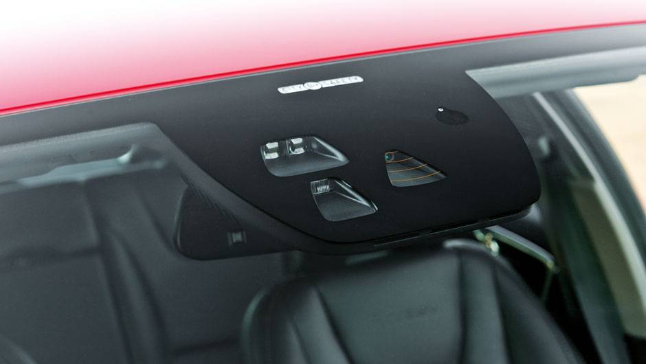 O vidro traz sensores embutidos | <a href="https://beta-develop.quatrorodas.abril.com.br/carros/testes/volvo-v60-716488.shtml" rel="migration">Leia mais</a> O vidro traz sensores embutidos | <a href="https://beta-develop.quatrorodas.abril.com.br/carros/testes/volvo-v60-716488.shtml" rel="migration">Leia mais</a>