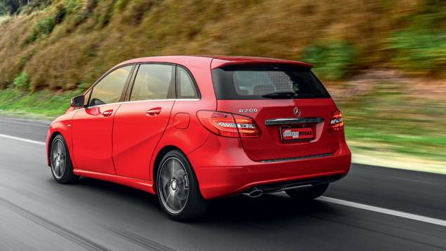 Minivan tem ótima aerodinâmica, com Cx de 0,26 | <a href="https://beta-develop.quatrorodas.abril.com.br/carros/lancamentos/mercedes-benz-b-200-turbo-724725.shtml" rel="migration">Leia mais</a> Minivan tem ótima aerodinâmica, com Cx de 0,26 | <a href="https://beta-develop.quatrorodas.abril.com.br/carros/lancamentos/mercedes-benz-b-200-turbo-724725.shtml" rel="migration">Leia mais</a>