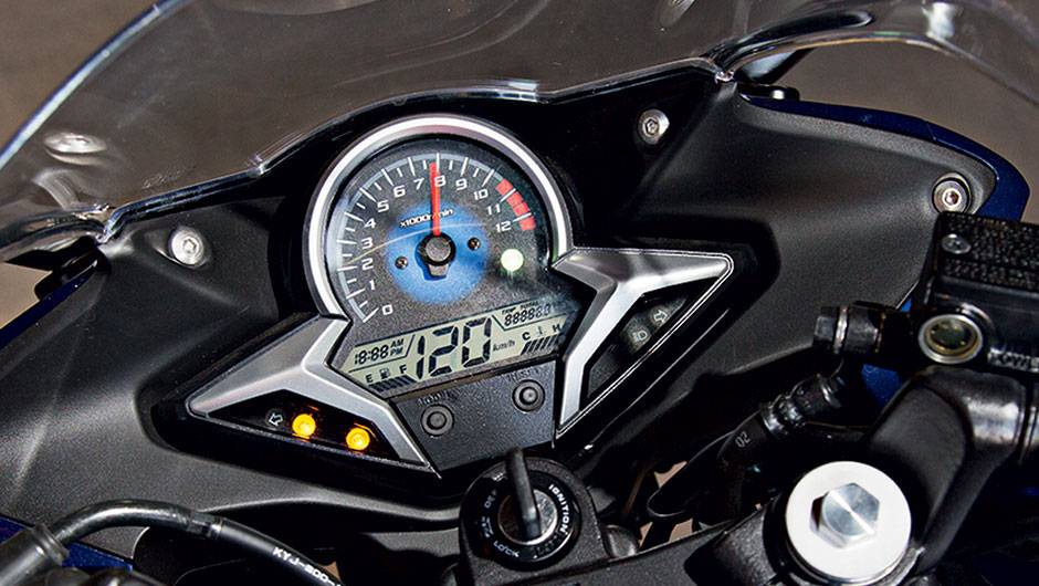 Painel moderno possui boa leitura, com elevado nível de informações | <a href="https://beta-develop.quatrorodas.abril.com.br/moto/testes/kawasaki-ninja-300-x-honda-cbr-250r-741248.shtml" rel="migration">Leia mais</a> Painel moderno possui boa leitura, com elevado nível de informações | <a href="https://beta-develop.quatrorodas.abril.com.br/moto/testes/kawasaki-ninja-300-x-honda-cbr-250r-741248.shtml" rel="migration">Leia mais</a>