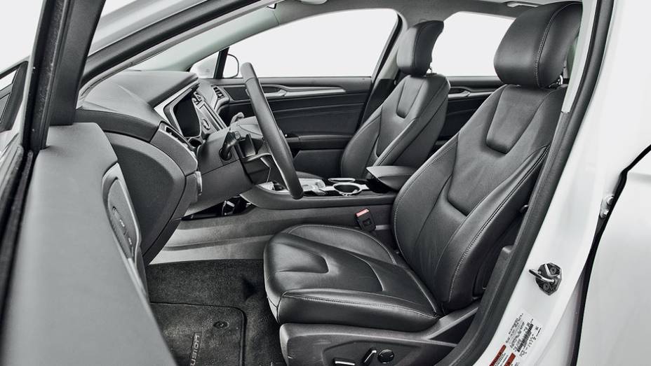 O Fusion é o que oferece o maior espaço... | <a href="https://beta-develop.quatrorodas.abril.com.br/carros/comparativos/sedas-executivos-725990.shtml" rel="migration">Leia mais</a> O Fusion é o que oferece o maior espaço... | <a href="https://beta-develop.quatrorodas.abril.com.br/carros/comparativos/sedas-executivos-725990.shtml" rel="migration">Leia mais</a>