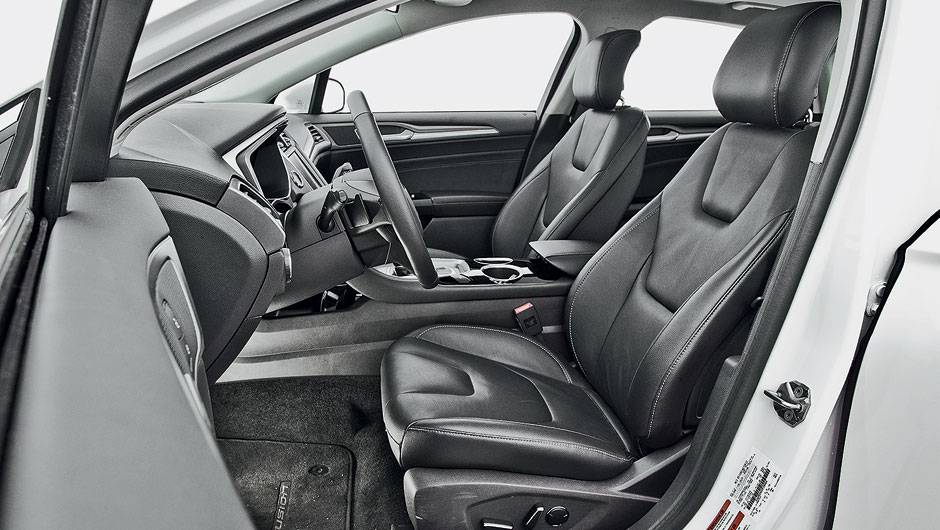 O Fusion é o que oferece o maior espaço... | <a href="https://beta-develop.quatrorodas.abril.com.br/carros/comparativos/sedas-executivos-725990.shtml" rel="migration">Leia mais</a>