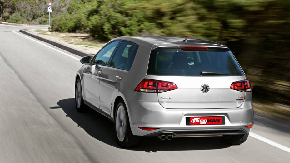 Maior mudança visual está nas lanternas | <a href="https://beta-develop.quatrorodas.abril.com.br/carros/lancamentos/volkswagen-golf-vii-749855.shtml" rel="migration">Saiba mais sobre o novo Golf no Brasil</a> | <a href="https://beta-develop.quatrorodas.abril.com.br/carros/impressoes/volksw" rel="migration"></a>