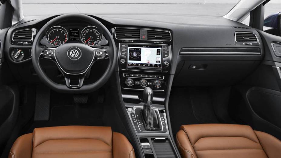 Luxuoso e bem equipado, ele nem de longe lembra nosso antigo Golf | <a href="https://beta-develop.quatrorodas.abril.com.br/carros/lancamentos/volkswagen-golf-vii-749855.shtml" rel="migration">Saiba mais sobre o novo Golf no Brasil</a> | <a href="https://beta-develop.quatrorodas.abril.com.br/carros/imp" rel="migration"></a>