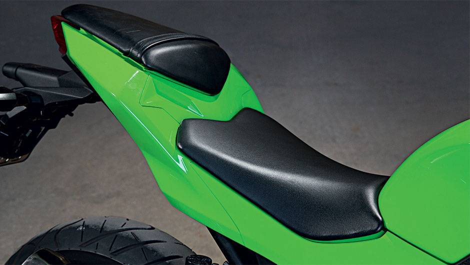 Cockpit radicalmente esporte na Ninja | <a href="https://beta-develop.quatrorodas.abril.com.br/moto/testes/kawasaki-ninja-300-x-honda-cbr-250r-741248.shtml" rel="migration">Leia mais</a> Cockpit radicalmente esporte na Ninja | <a href="https://beta-develop.quatrorodas.abril.com.br/moto/testes/kawasaki-ninja-300-x-honda-cbr-250r-741248.shtml" rel="migration">Leia mais</a>