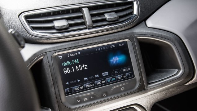 MyLink é uma central de customização e entretenimento | <a href="https://beta-develop.quatrorodas.abril.com.br/carros/testes/chevrolet-onix-725300.shtml" rel="migration">Leia mais</a> MyLink é uma central de customização e entretenimento | <a href="https://beta-develop.quatrorodas.abril.com.br/carros/testes/chevrolet-onix-725300.shtml" rel="migration">Leia mais</a>