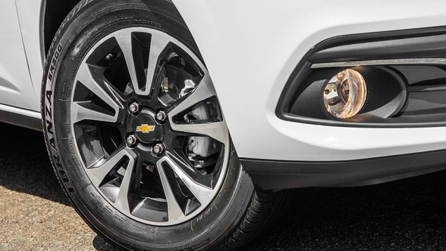 Cor laranja estará disponível só no lançamento. Versão LT terá motor 1.0 e 1.4... | <a href="https://beta-develop.quatrorodas.abril.com.br/carros/testes/chevrolet-onix-725300.shtml" rel="migration">Leia mais</a> Cor laranja estará disponível só no lançamento. Versão LT terá motor 1.0 e 1.4... | <a href="https://beta-develop.quatrorodas.abril.com.br/carros/testes/chevrolet-onix-725300.shtml" rel="migration">Leia mais</a>