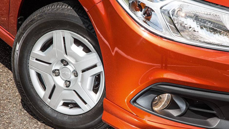 Motor tem bobinas individuais | <a href="https://beta-develop.quatrorodas.abril.com.br/carros/testes/chevrolet-onix-725300.shtml" rel="migration">Leia mais</a> Motor tem bobinas individuais | <a href="https://beta-develop.quatrorodas.abril.com.br/carros/testes/chevrolet-onix-725300.shtml" rel="migration">Leia mais</a>