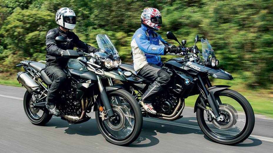 Muito parecidas em design e estilo, com engenharia diferente | <a href="https://beta-develop.quatrorodas.abril.com.br/moto/testes/bmw-f-800-gs-x-triumph-tiger-800-xc-741460.shtml" rel="migration">Leia mais</a> Muito parecidas em design e estilo, com engenharia diferente | <a href="https://beta-develop.quatrorodas.abril.com.br/moto/testes/bmw-f-800-gs-x-triumph-tiger-800-xc-741460.shtml" rel="migration">Leia mais</a>