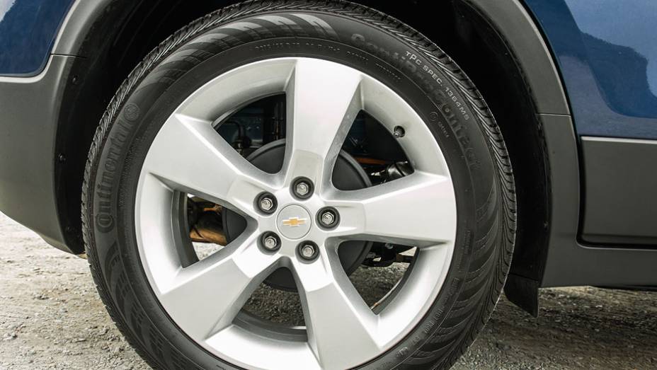 Rodas de liga de 18 polegadas só na versão top, LTZ | <a href="https://beta-develop.quatrorodas.abril.com.br/carros/impressoes/chevrolet-trax-725231.shtml" rel="migration">Leia mais</a> Rodas de liga de 18 polegadas só na versão top, LTZ | <a href="https://beta-develop.quatrorodas.abril.com.br/carros/impressoes/chevrolet-trax-725231.shtml" rel="migration">Leia mais</a>