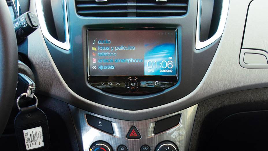 Tela digital de série no painel central | <a href="https://beta-develop.quatrorodas.abril.com.br/carros/impressoes/chevrolet-trax-725231.shtml" rel="migration">Leia mais</a> Tela digital de série no painel central | <a href="https://beta-develop.quatrorodas.abril.com.br/carros/impressoes/chevrolet-trax-725231.shtml" rel="migration">Leia mais</a>