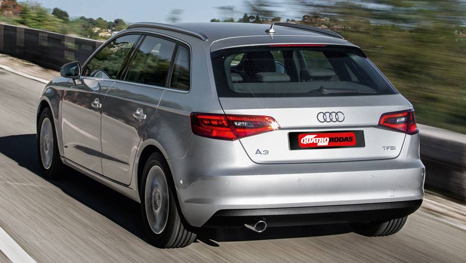 Como ele tem a mesma plataforma do novo Golf europeu, o A3 Sportback perdeu até 90 kg no peso total, por causa da utilização de aços de maior rigidez | <a href="https://beta-develop.quatrorodas.abril.com.br/carros/impressoes/audi-a3-sportback-729" rel="migration"></a> Como ele tem a mesma plataforma do novo Golf europeu, o A3 Sportback perdeu até 90 kg no peso total, por causa da utilização de aços de maior rigidez | <a href="https://beta-develop.quatrorodas.abril.com.br/carros/impressoes/audi-a3-sportback-729" rel="migration"></a>