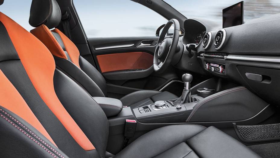 Espaço melhorou à frente... | <a href="https://beta-develop.quatrorodas.abril.com.br/carros/impressoes/audi-a3-sportback-729774.shtml" rel="migration">Leia mais</a> Espaço melhorou à frente... | <a href="https://beta-develop.quatrorodas.abril.com.br/carros/impressoes/audi-a3-sportback-729774.shtml" rel="migration">Leia mais</a>