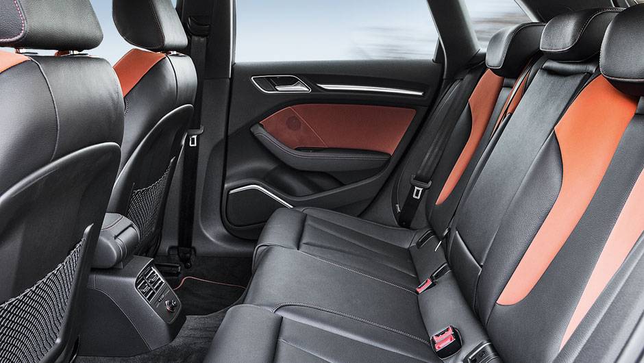 ...e atrás | <a href="https://beta-develop.quatrorodas.abril.com.br/carros/impressoes/audi-a3-sportback-729774.shtml" rel="migration">Leia mais</a> ...e atrás | <a href="https://beta-develop.quatrorodas.abril.com.br/carros/impressoes/audi-a3-sportback-729774.shtml" rel="migration">Leia mais</a>
