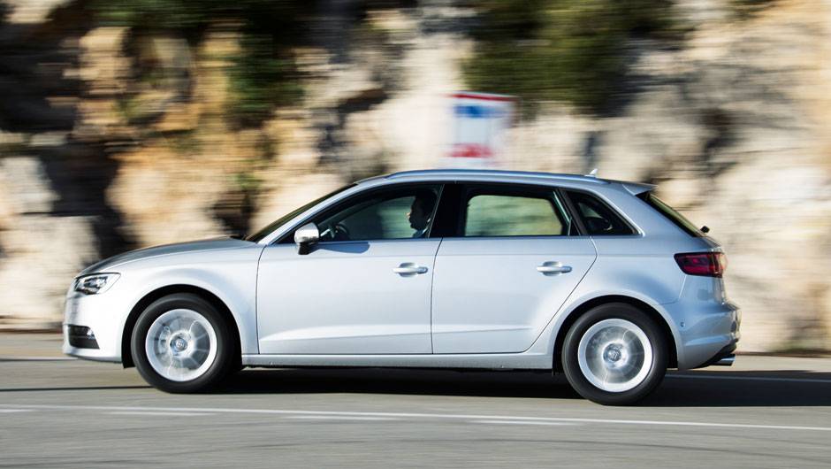 O perfil do novo Sportback ficou ainda mais perto do de uma perua | <a href="https://beta-develop.quatrorodas.abril.com.br/carros/impressoes/audi-a3-sportback-729774.shtml" rel="migration">Leia mais</a> O perfil do novo Sportback ficou ainda mais perto do de uma perua | <a href="https://beta-develop.quatrorodas.abril.com.br/carros/impressoes/audi-a3-sportback-729774.shtml" rel="migration">Leia mais</a>