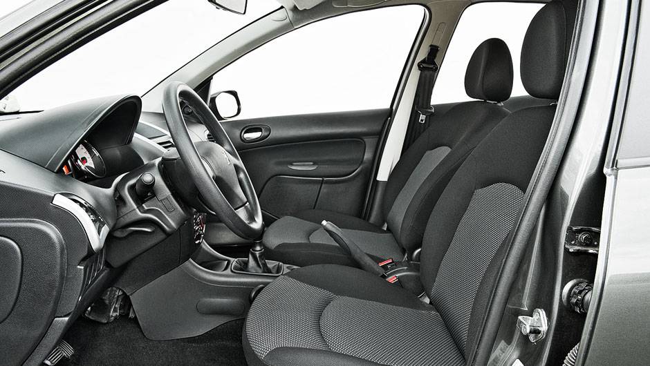 Os bancos ganharam... | <a href="https://beta-develop.quatrorodas.abril.com.br/carros/comparativos/hatches-compactos-729449.shtml" rel="migration">Leia mais</a> Os bancos ganharam... | <a href="https://beta-develop.quatrorodas.abril.com.br/carros/comparativos/hatches-compactos-729449.shtml" rel="migration">Leia mais</a>