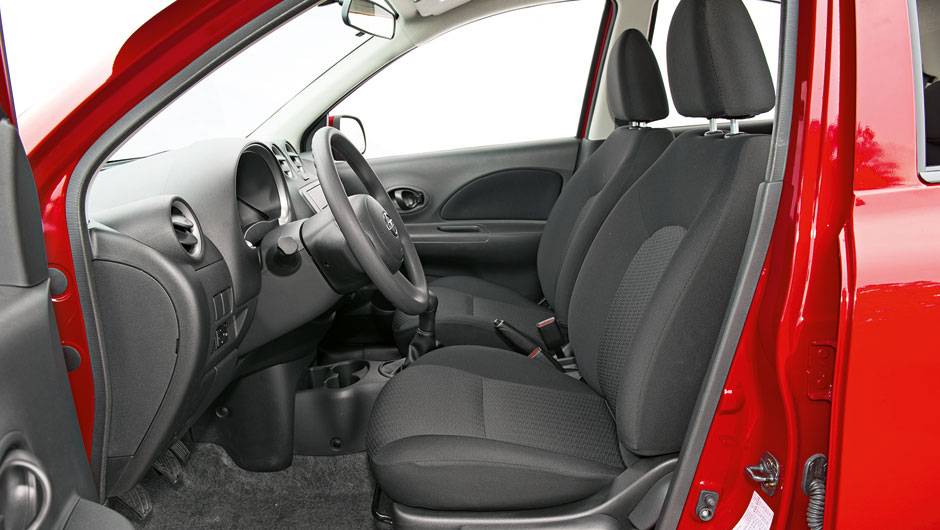 Banco do motorista tem ajuste de altura | <a href="https://beta-develop.quatrorodas.abril.com.br/carros/comparativos/hatches-compactos-729449.shtml" rel="migration">Leia mais</a> Banco do motorista tem ajuste de altura | <a href="https://beta-develop.quatrorodas.abril.com.br/carros/comparativos/hatches-compactos-729449.shtml" rel="migration">Leia mais</a>