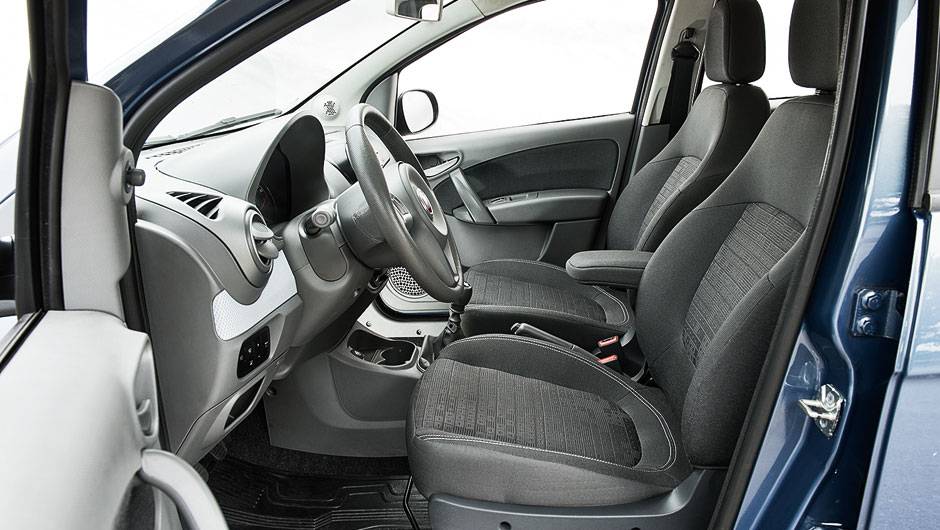 Banco do motorista apoia bem | <a href="https://beta-develop.quatrorodas.abril.com.br/carros/comparativos/hatches-compactos-729449.shtml" rel="migration">Leia mais</a> Banco do motorista apoia bem | <a href="https://beta-develop.quatrorodas.abril.com.br/carros/comparativos/hatches-compactos-729449.shtml" rel="migration">Leia mais</a>