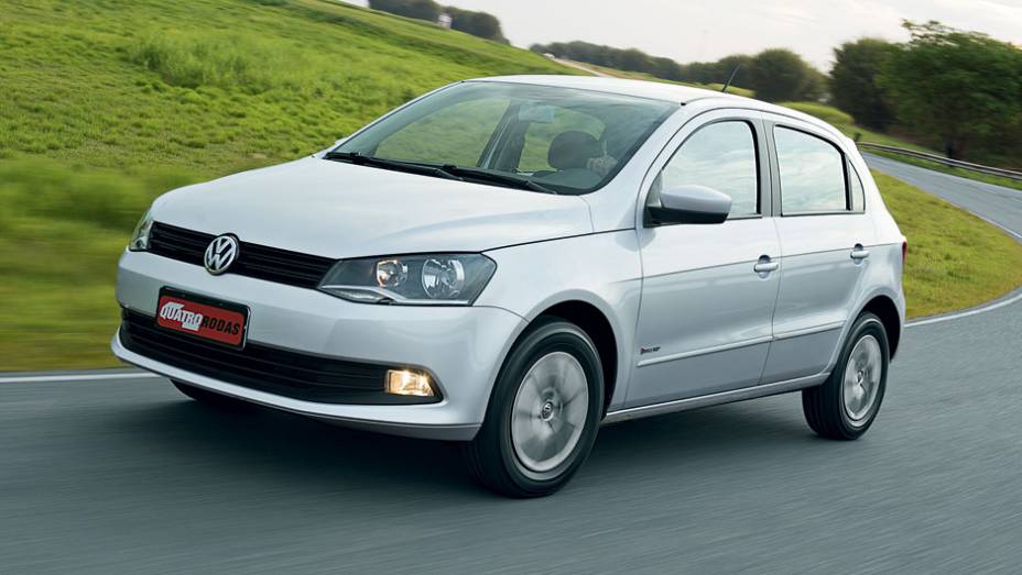 Na linha 2013, o Gol ganhou nova frente | <a href="https://beta-develop.quatrorodas.abril.com.br/carros/comparativos/hatches-compactos-729449.shtml" rel="migration">Leia mais</a>